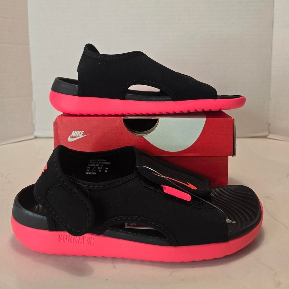 Nike Sunday Adjust 5 V2 Black / Pink (GS) - size 3Y with original box